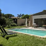 Villa Le Gai Ruisseau - Avec Piscine Chauffee - Proche Uzes Cavillargues